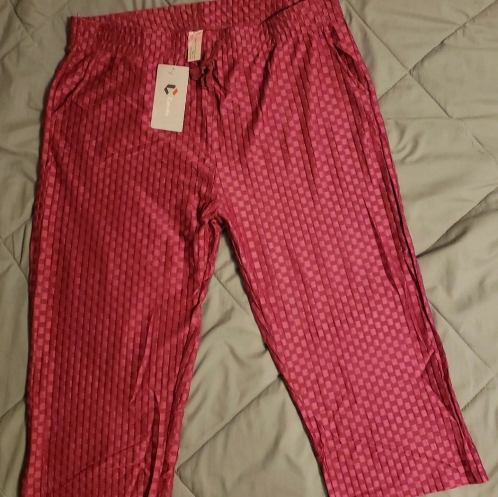 Capris lounge pants, loose fit, plus size, wide leg, has pockets, check-rose.